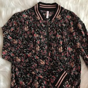 ｘｈｉｌｉｒａｔｉｏｎ ｆｌｏｒａｌ ｊａｃｋｅｔ